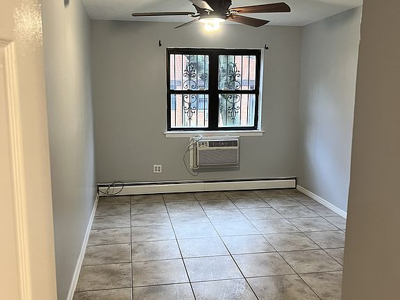 4th image of 22032 64th Ave Floor 1