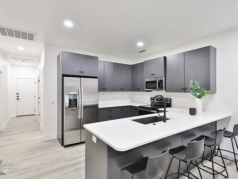 Southlake Villas — Photo 4