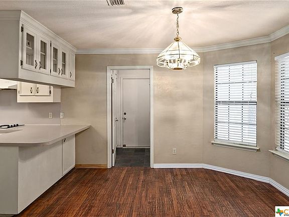 5th image of 621 Clyde Ct