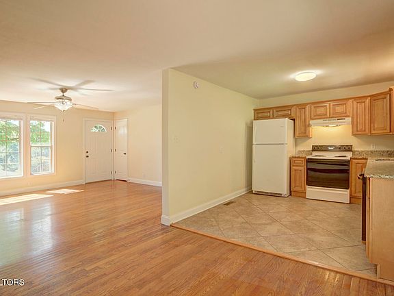 5th image of 1603 Hope Way