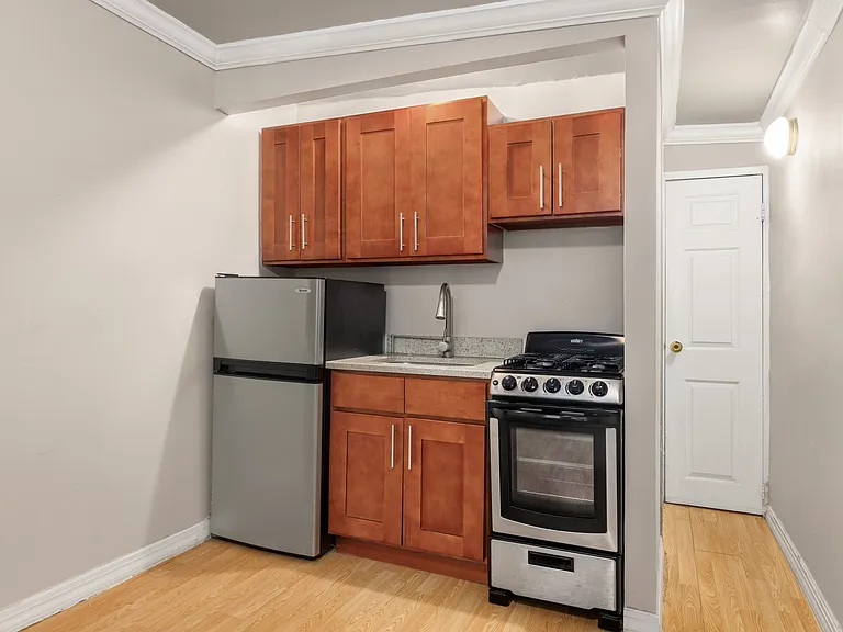 222 1st Ave #2D — Photo 4