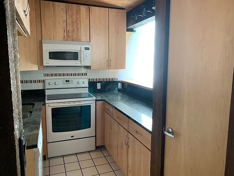 2958 S Frontage Rd W — Photo 5