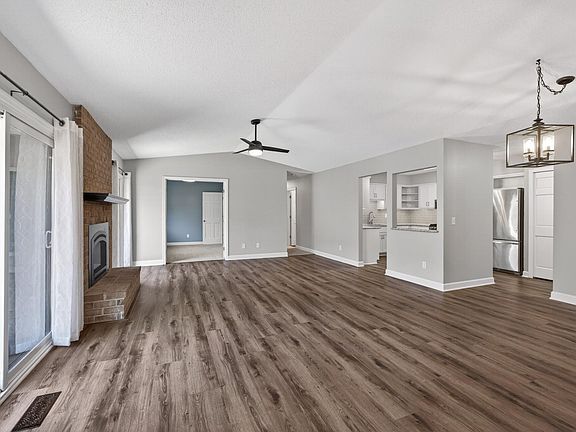 3rd image of 2810 Robinwood Way