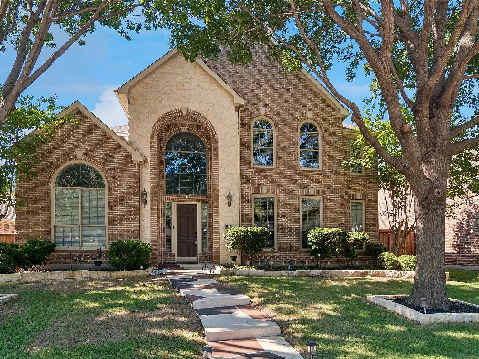 4 bed, 3.5 bath, 3916 sqft, $3,800 — Photo 1