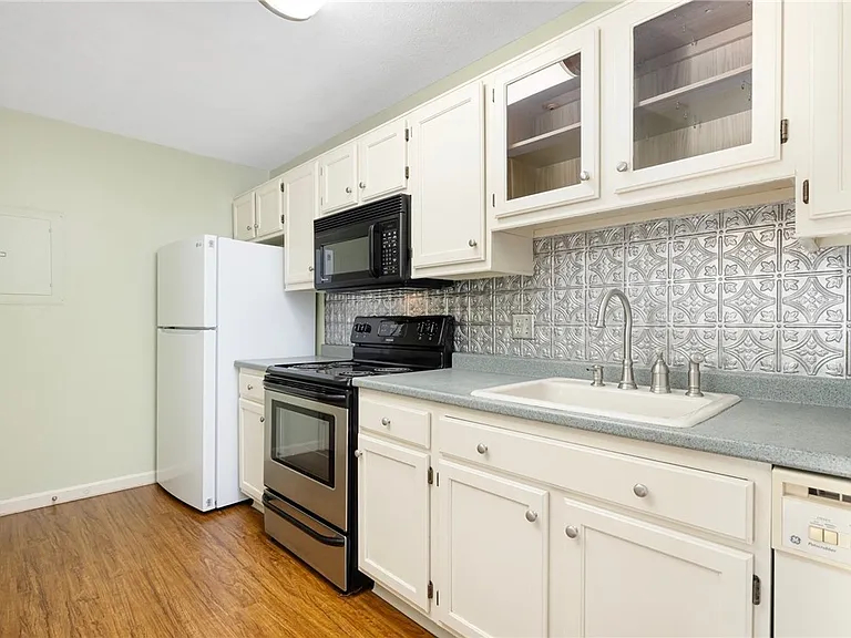 200 Manville Hill Rd #F131 — Photo 11