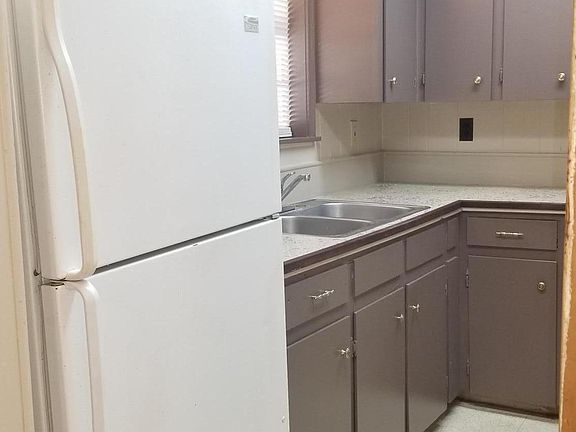 4th image of 308 Bradford Dr