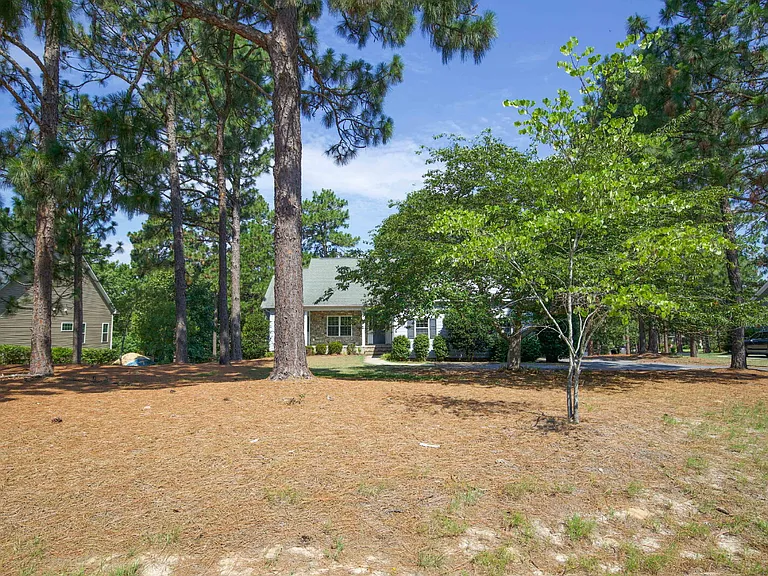108 Fawnwood Dr — Photo 3