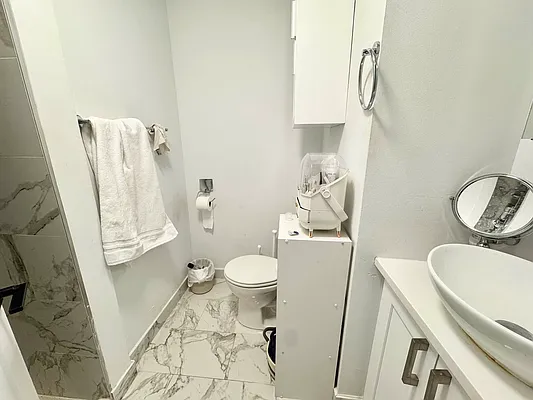 Rented by J PRESTON AND ASSOCIATES INC | media 6