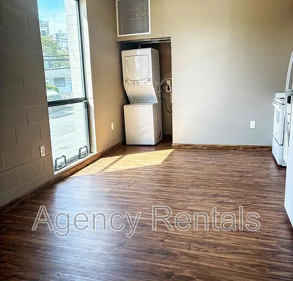 1407 Pensacola St #403 — Photo 5