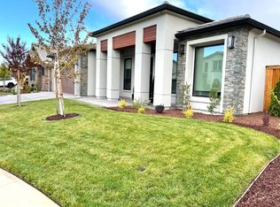 716 Oliver Ct, Folsom, CA 95630
