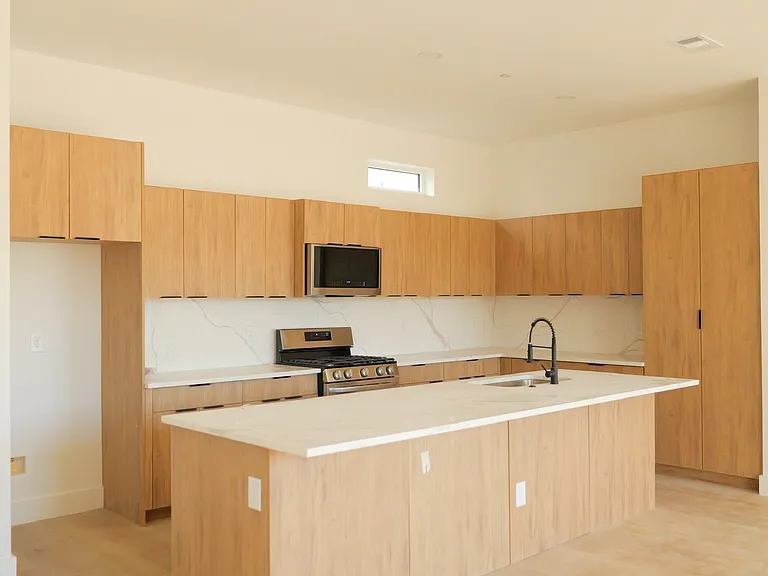 4200 Munger Ave #1 — Photo 6
