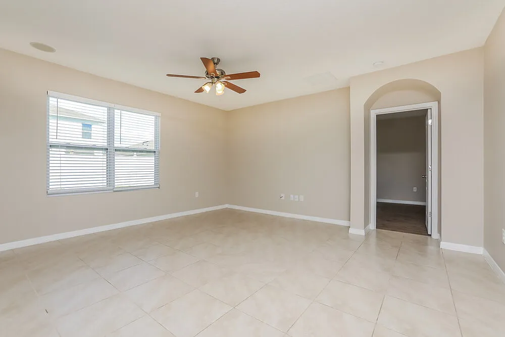 4 bed, 2.0 bath, 1846 sqft, $3,290 — Photo 4