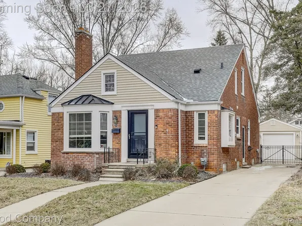 924 Marywood Dr, Royal Oak, MI 48067
