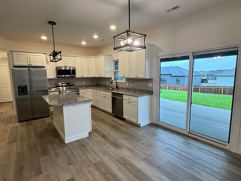 4680 Treaty Dr — Photo 4