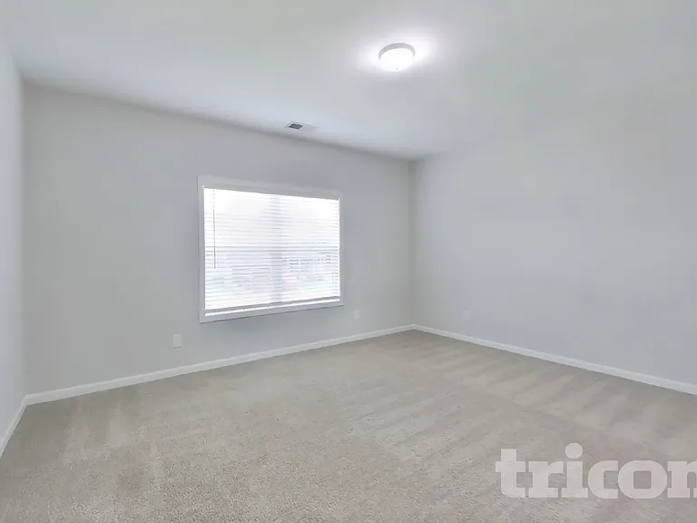 713 W Coker Way — Photo 12