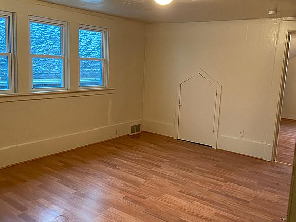 3rd image of 456 Minnesota Ave Floor 2