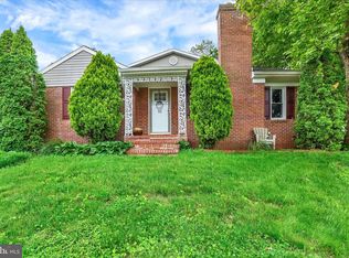 40 W Locust Ln, York, PA 17406