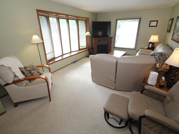 4th image of 2123 Patricia Ln