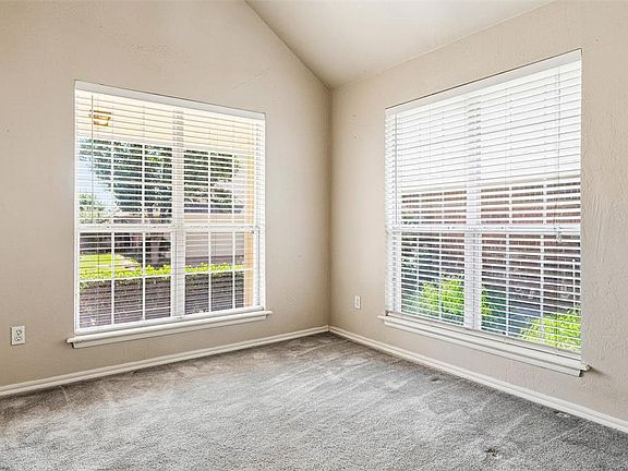 4th image of 13405 Prairie View Ln