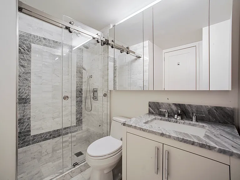 200 E 94th St #605 — Photo 4