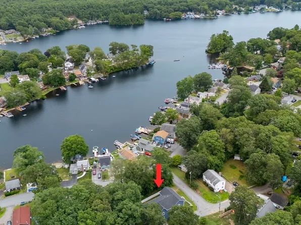 70 Shady Ln, Pascoag, RI 02859