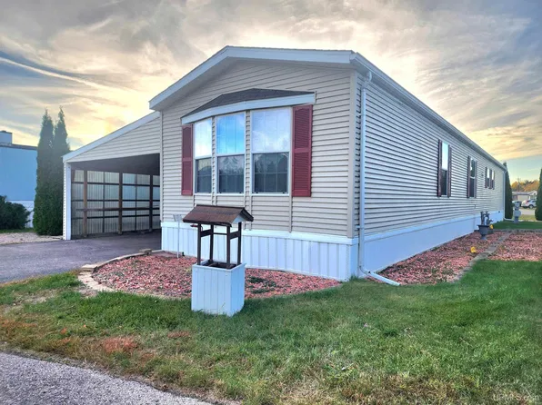 1401 N 23rd St Trailer 141, Escanaba, MI 49829