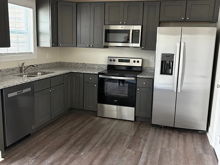 500 Skylar Dr — Photo 3