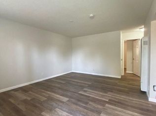 1484 N Cedar Ave APT 15, Fresno, CA 93703