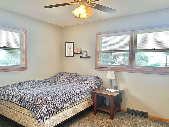 3rd image of 404 Walnut St
