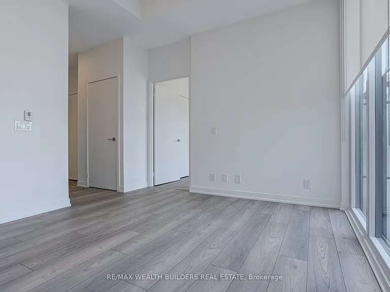 285 Dufferin St #1103 — Photo 8