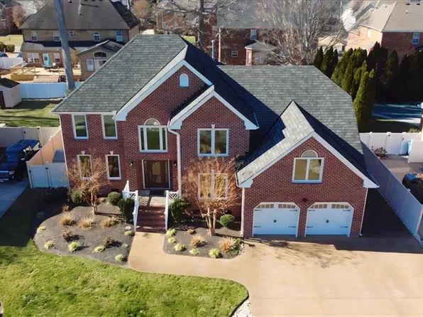 810 Brookside Arch, Chesapeake, VA 23322