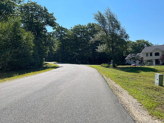 5th image of 15 Westbrook Dr