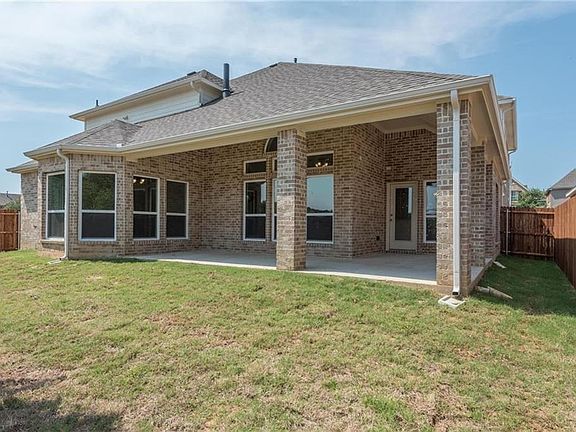 2nd image of 4133 Boxwood Dr