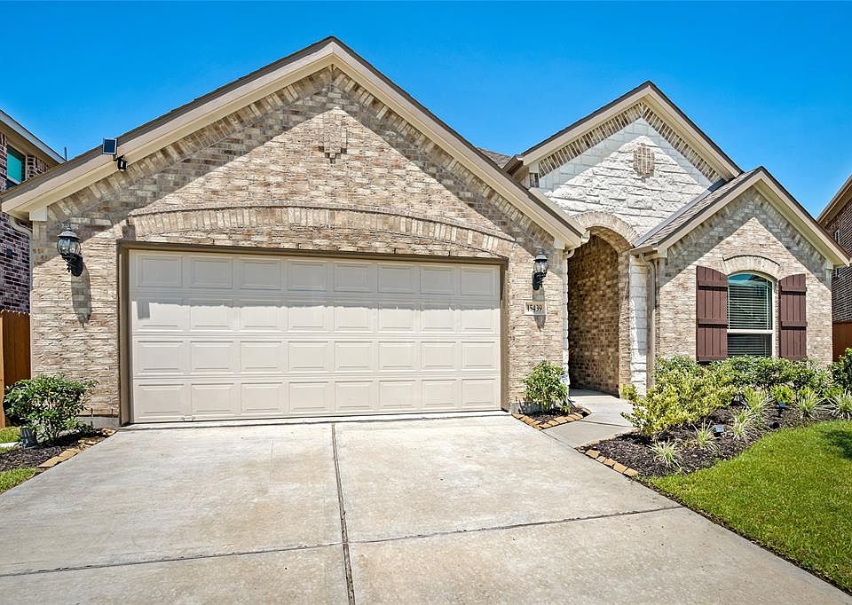 1st image of 15439 Falkirk Green Dr