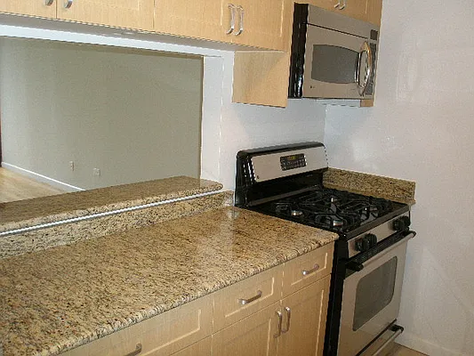 Rented by Stonehenge NYC LLC | media 19