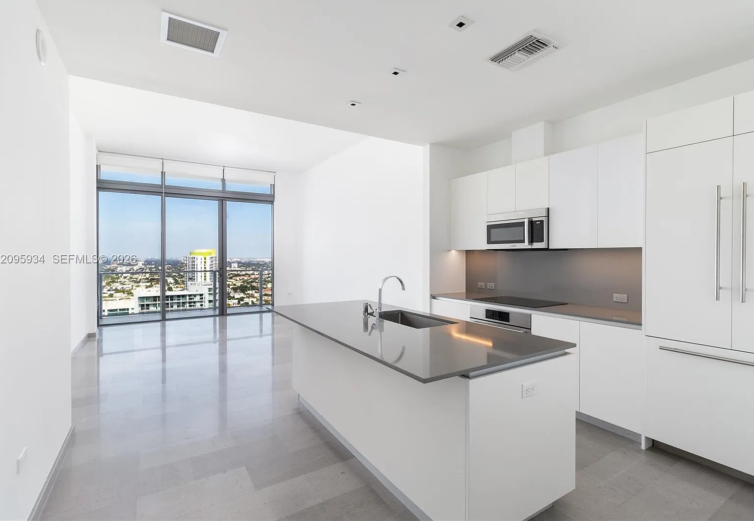 Reach Condo — Photo 1