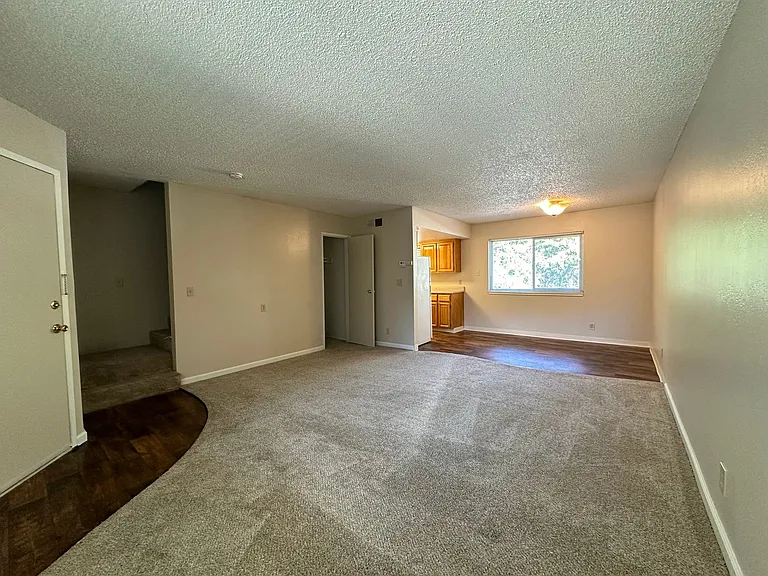 B Street Apartments — Photo 23