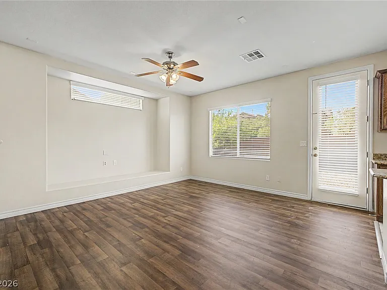 10560 Laurelwood Lake Ave — Photo 3