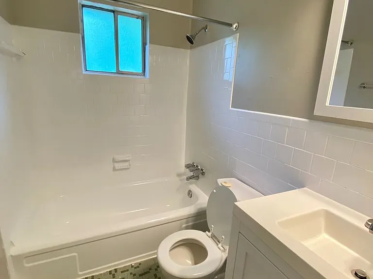 225 Hillcrest Ave — Photo 6