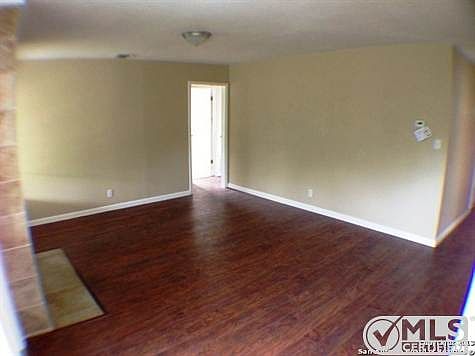 5th image of 7821 Leafy Hollow Ct