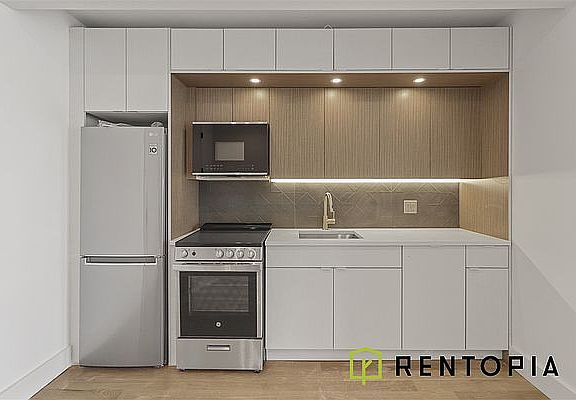 5th image of 426 Manhattan Ave #6D