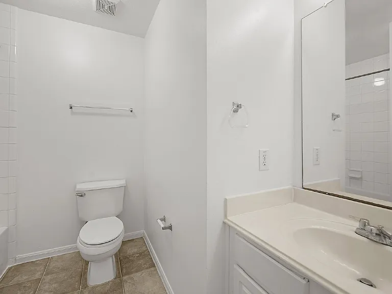 2208 Day Dr — Photo 17