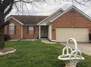 100 Sheffield Ct, Fairview Heights, IL 62208