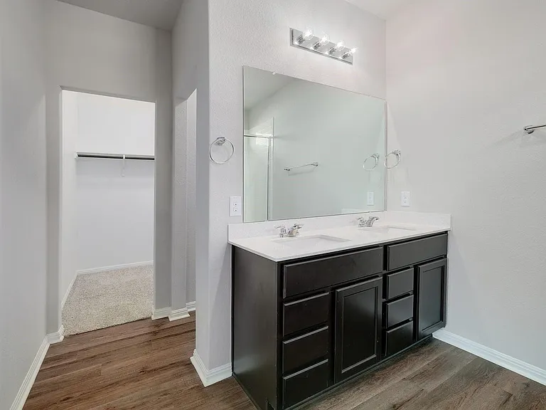 105 Brunnen Way — Photo 17