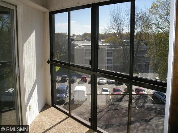 4th image of 2485 Canabury Dr #201
