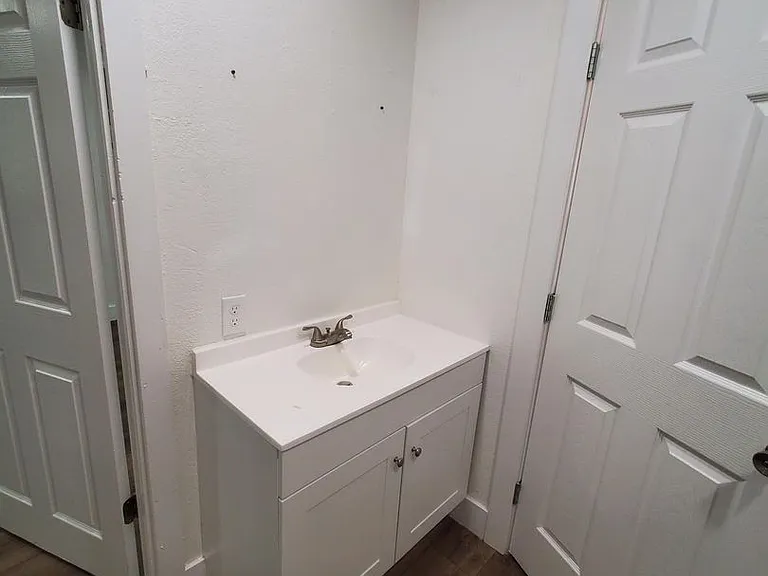631 N Edwards Ave — Photo 7