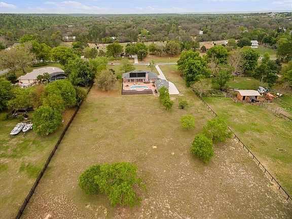 3rd image of 15144 Thoroughbred Ln