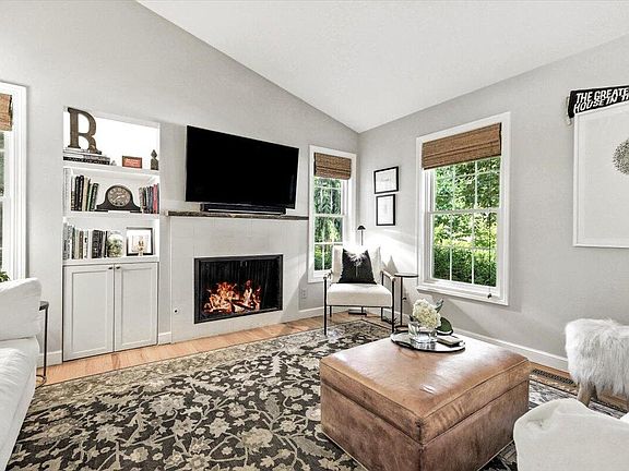 5th image of 16888 Basswood Dr