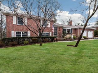 102 Little Neck Rd, Centerport, NY 11721