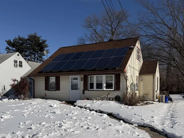 9 E Williams Ave, Barrington, NJ 08007